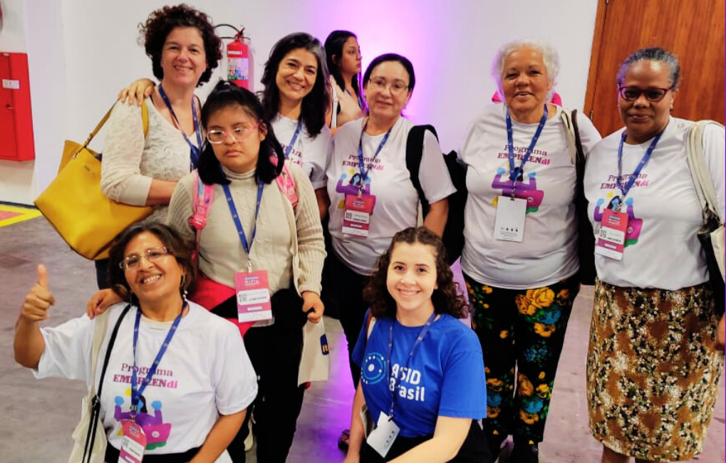 Turma de mulheres 9 mulheres.