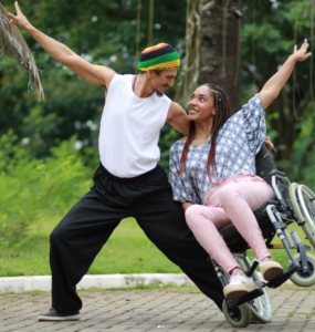 Márcio e Ana em uma pose de dança.